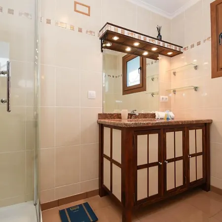 Macadas Villa *